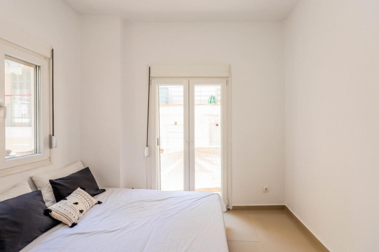 Happy Traveller - Luxury, Free Parking Apartment Солун Екстериор снимка